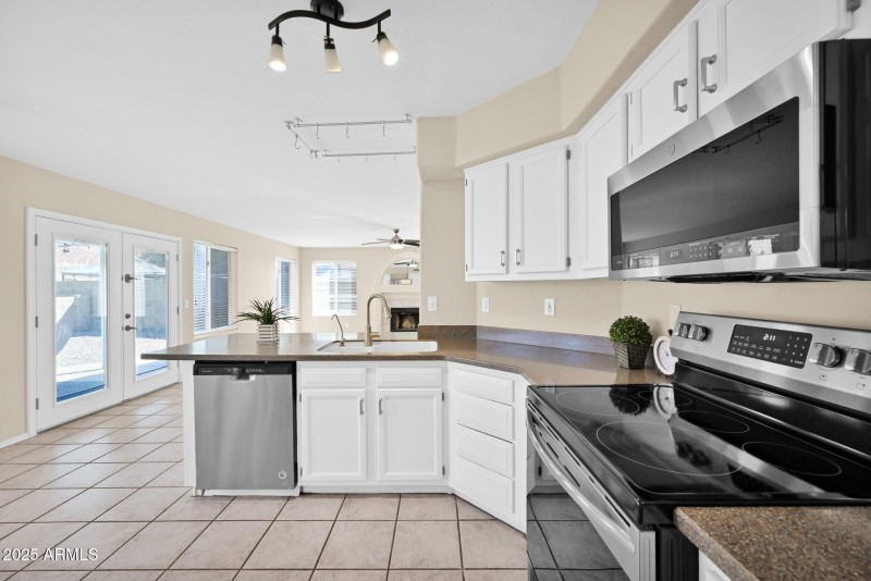659 Dodge - 11Kitchen
