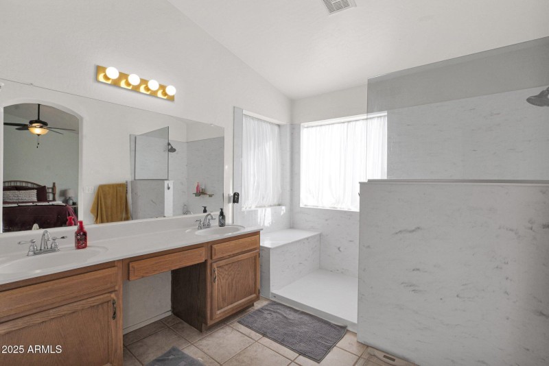 659 Dodge - 23Primary Bathroom