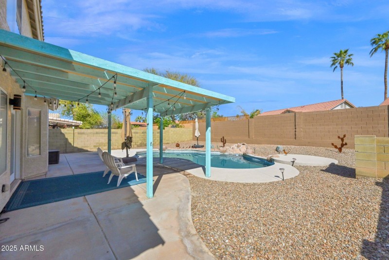 659 Dodge - 30Backyard