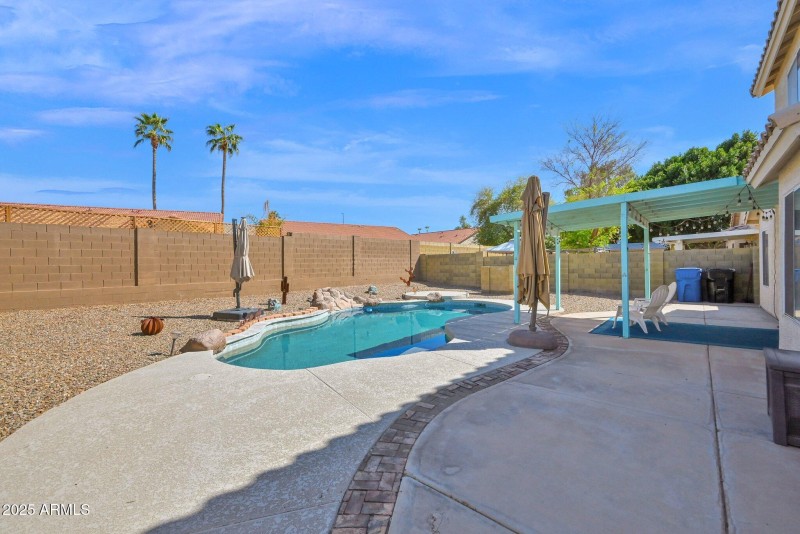 659 Dodge - 34Backyard
