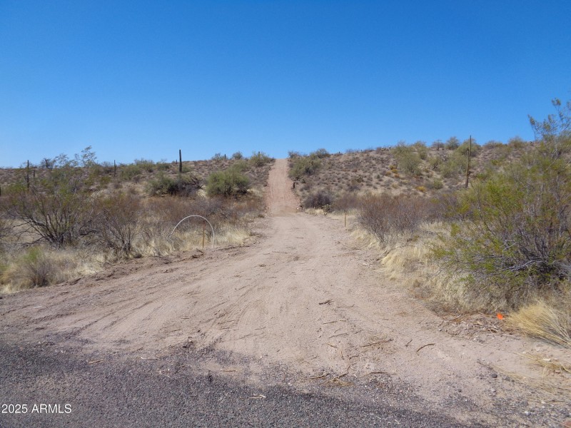 Driveway up to lot