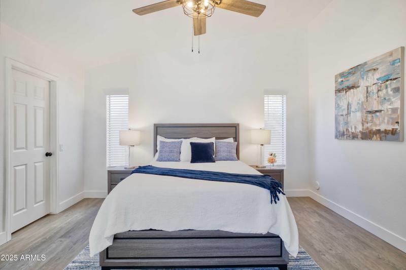 250 W Juniper Ave, Gilbert - 115808