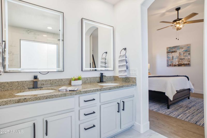 250 W Juniper Ave, Gilbert - 120422