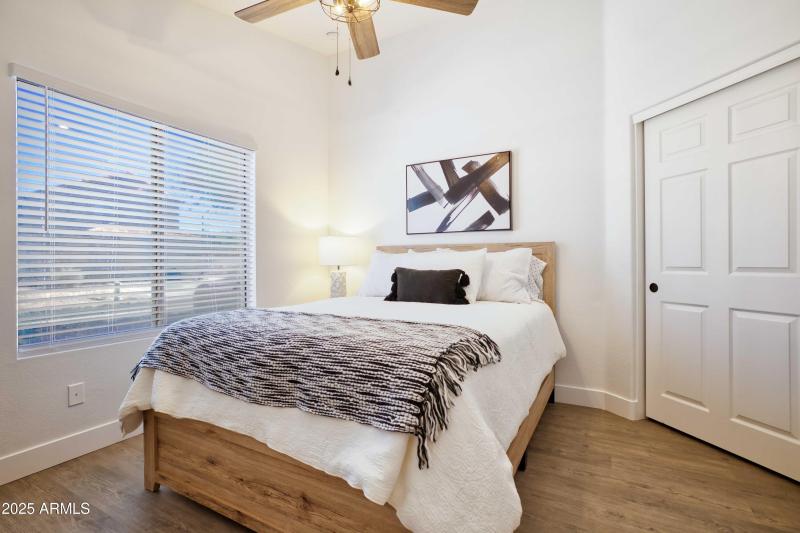 250 W Juniper Ave, Gilbert - 121026