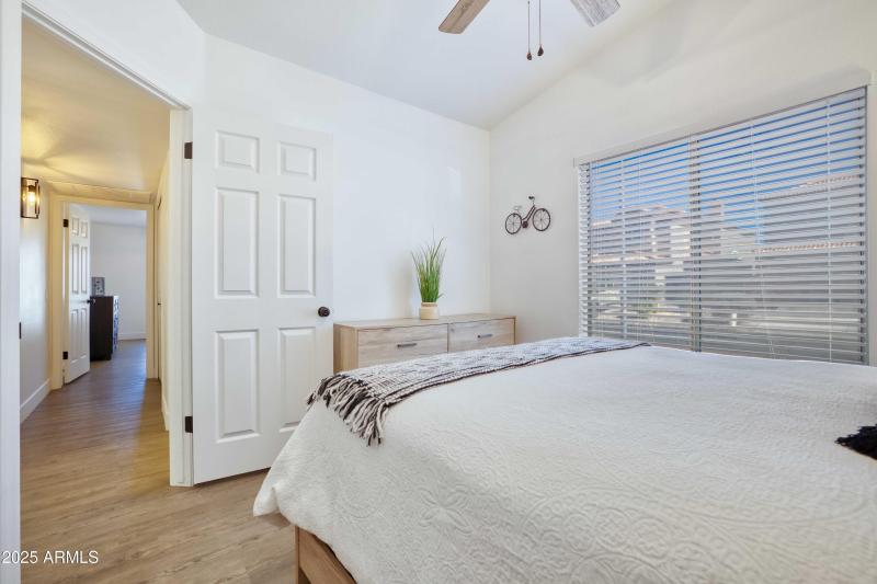 250 W Juniper Ave, Gilbert - 121243