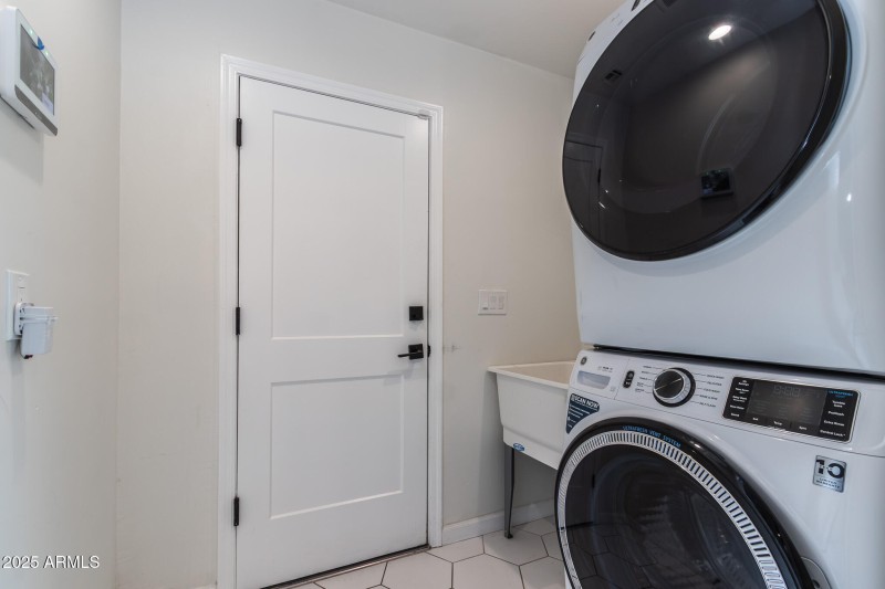 Washer & Dryer