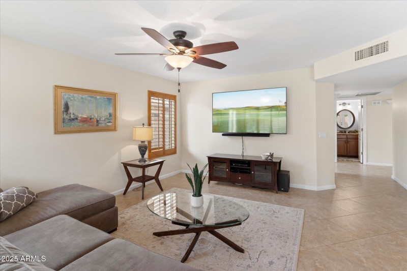 08-Family Room