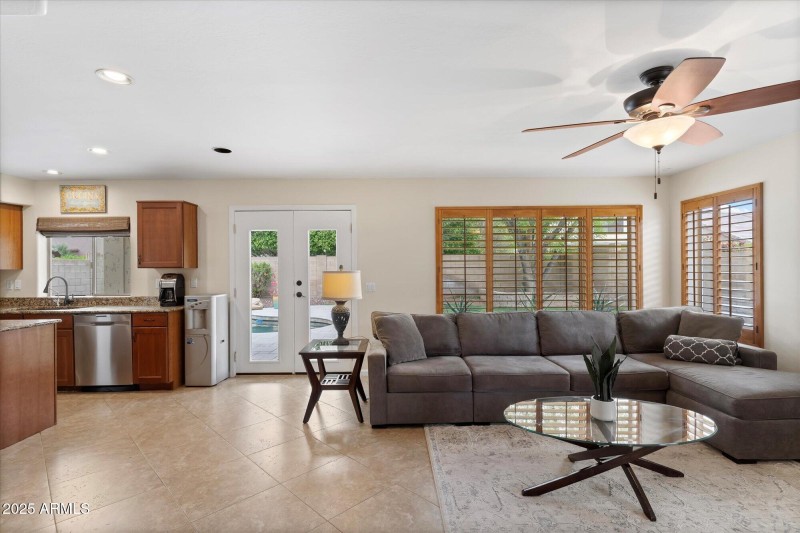 09-Family Room