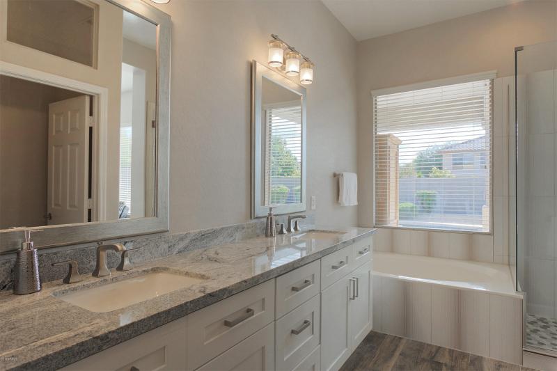 Phantom master bath with dual sinks