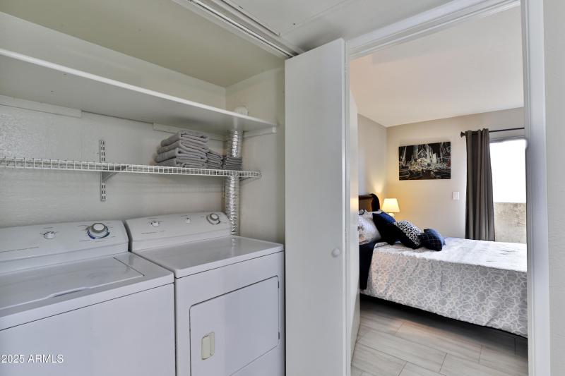 12123_W_Bell_Rd_218-09