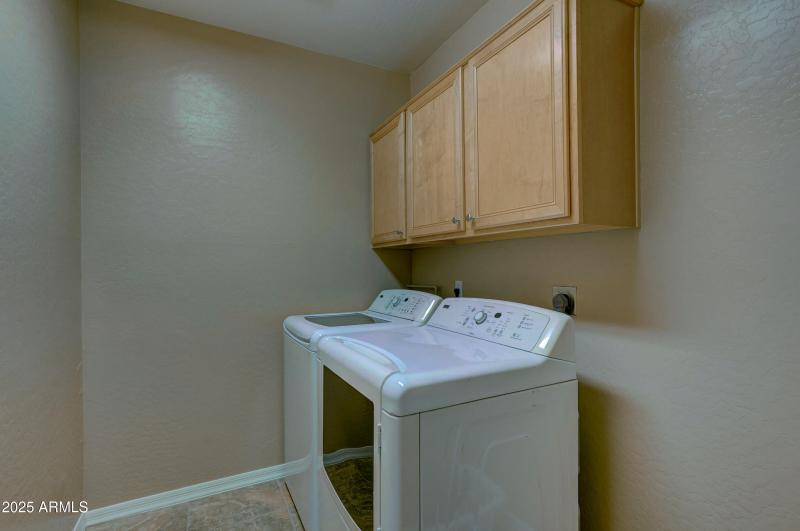 4443 E Morning Vista Ln-19