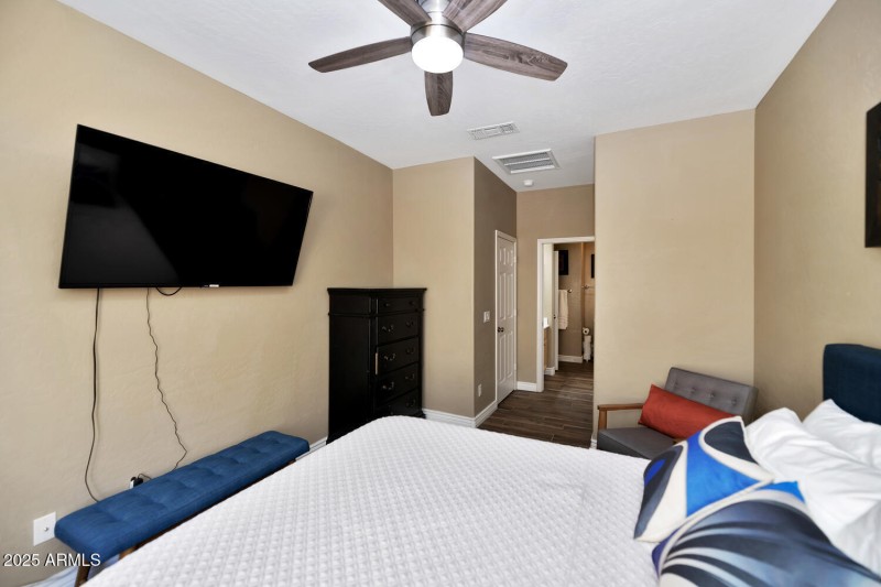 Warm & Cozy Bedroom 2