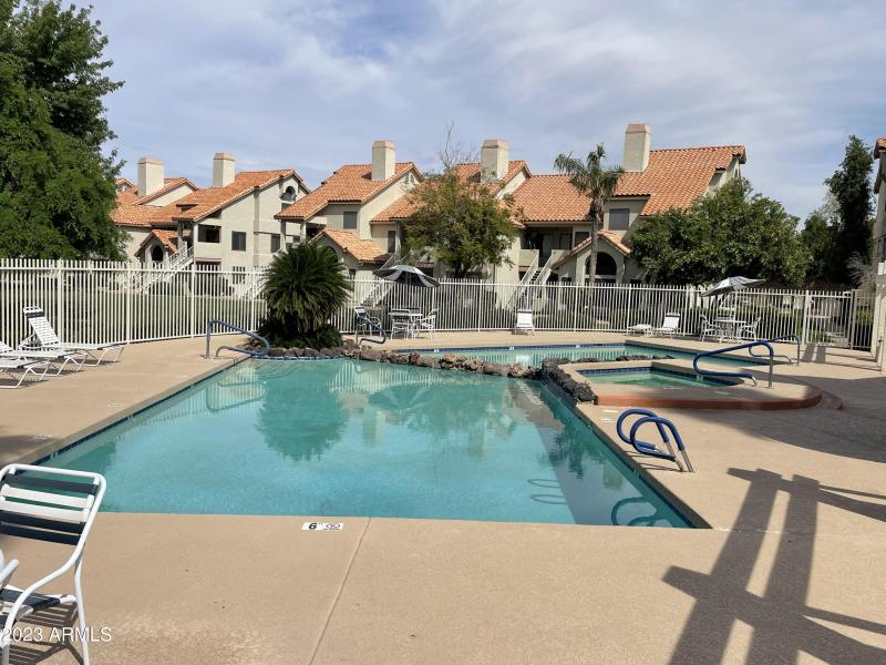 05 Community Pool & Spa