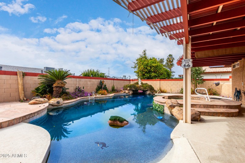 Pool With beach entry