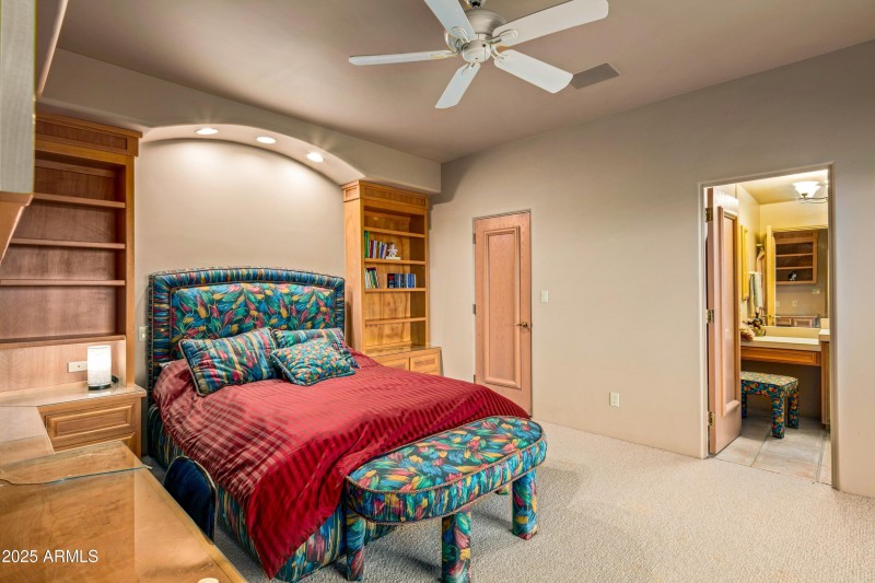 038_North Side Guest Ensuite 2