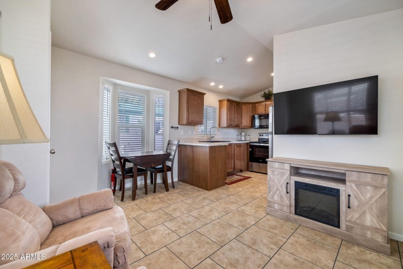 2206WranglerWay-Overgaard-AZ-10