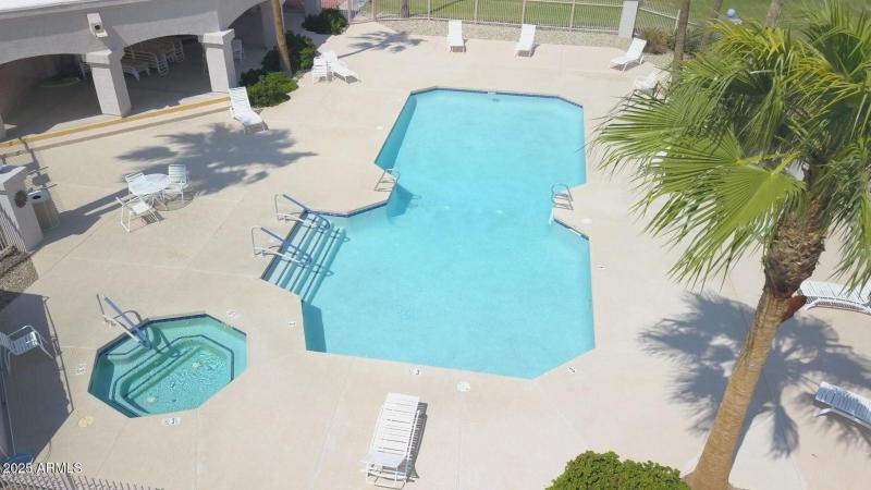 9151 W Greenway #212 Photo 1