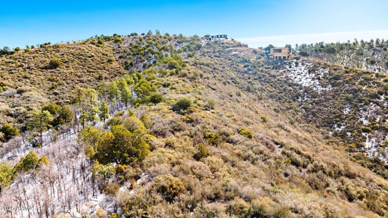 Spectacular lot with views