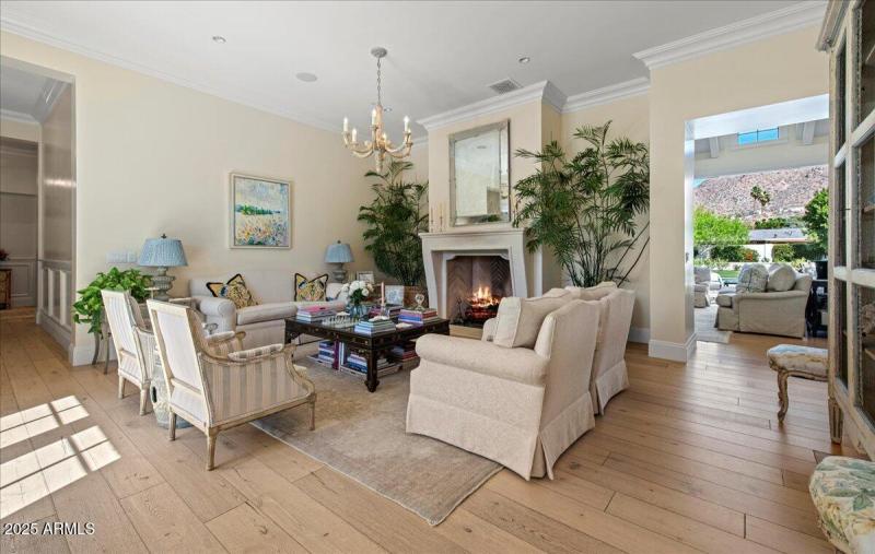 10-5446 E. Exeter Blvd 02