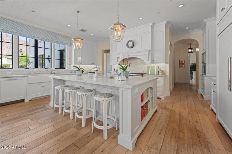 24-5446 E. Exeter Blvd 16