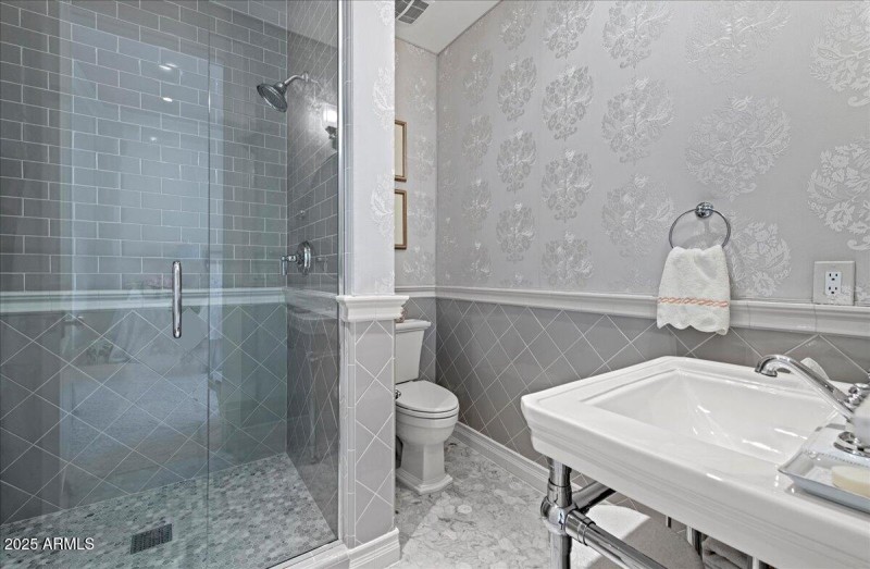 39-5446 E. Exeter Blvd 31