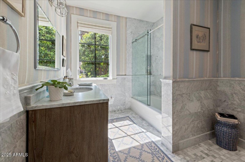 42-5446 E. Exeter Blvd 34