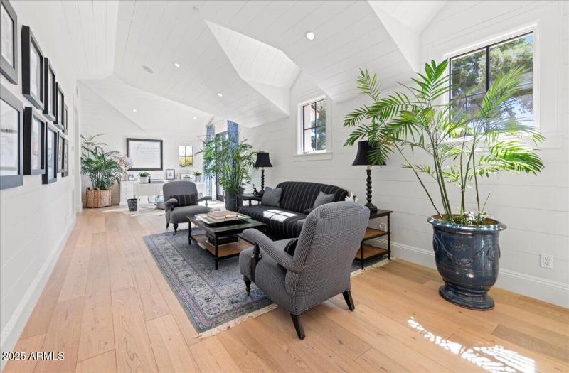 48-5446 E. Exeter Blvd 40