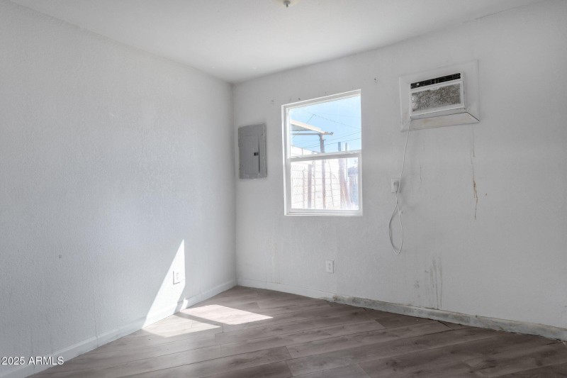 10-web-or-mls-QPT Photo - MEP_6013