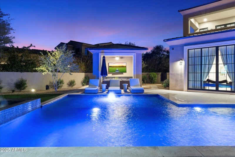 Looking towards cabana