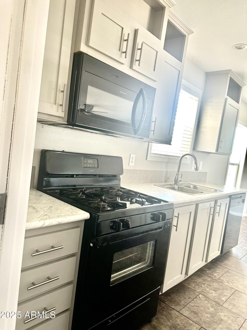 Stove included