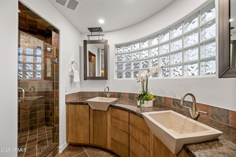 Casita Ensuite Bathroom