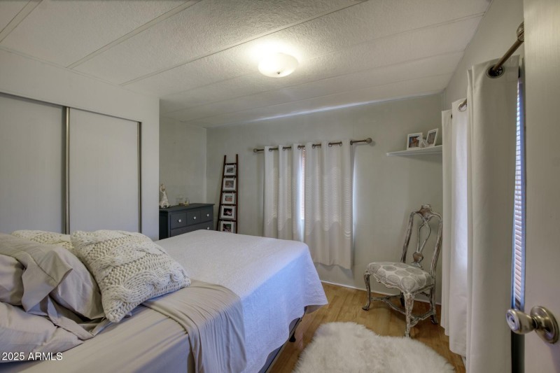 5330 South San Pedro Avenue-073106