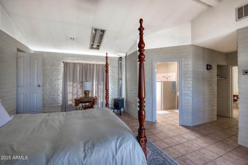 5330 South San Pedro Avenue-073169