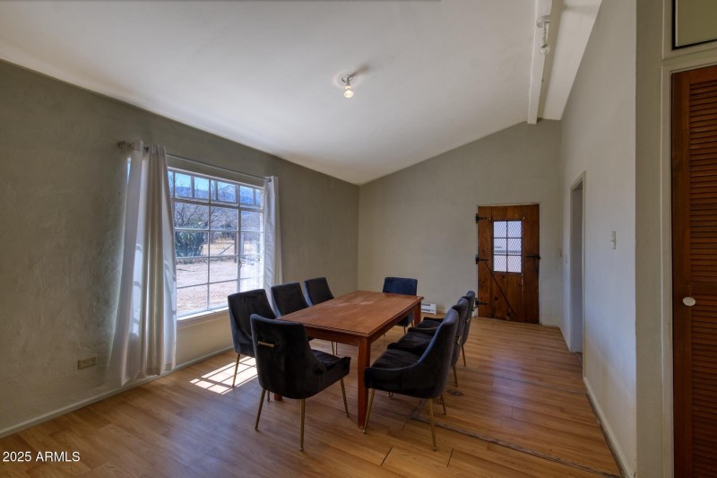 5330 South San Pedro Avenue-073218