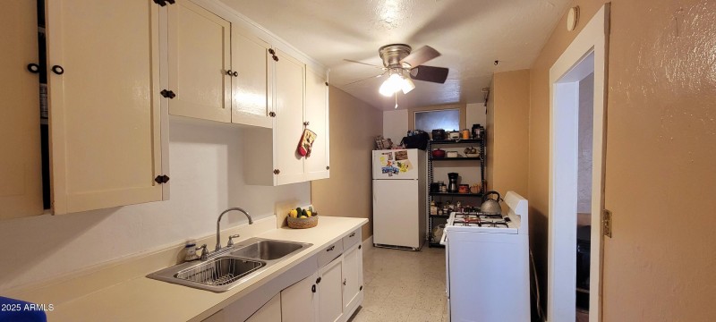 416 Tombstone Canyon