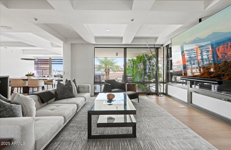 04-7157 E Rancho Vista Dr #4001 04