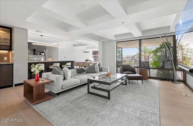 05-7157 E Rancho Vista Dr #4001 05