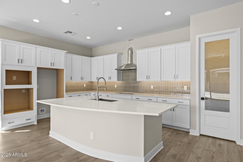 8) KITCHEN