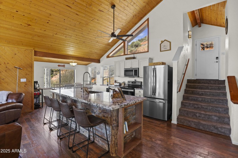 Entry down to Kitchen