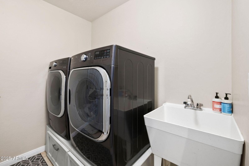 33-Laundry Room
