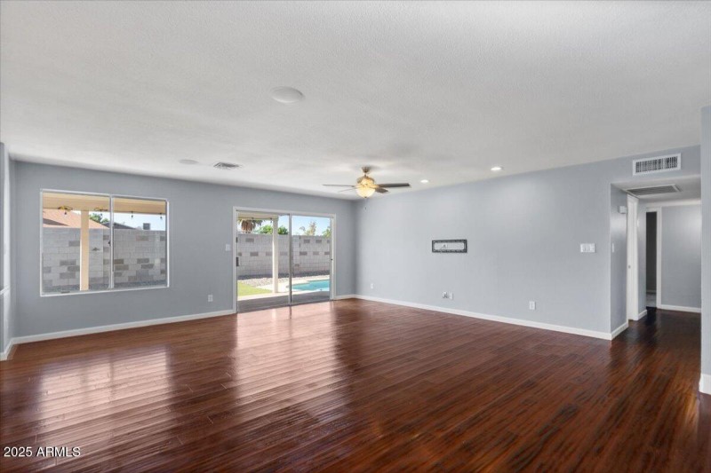 07-Living Room