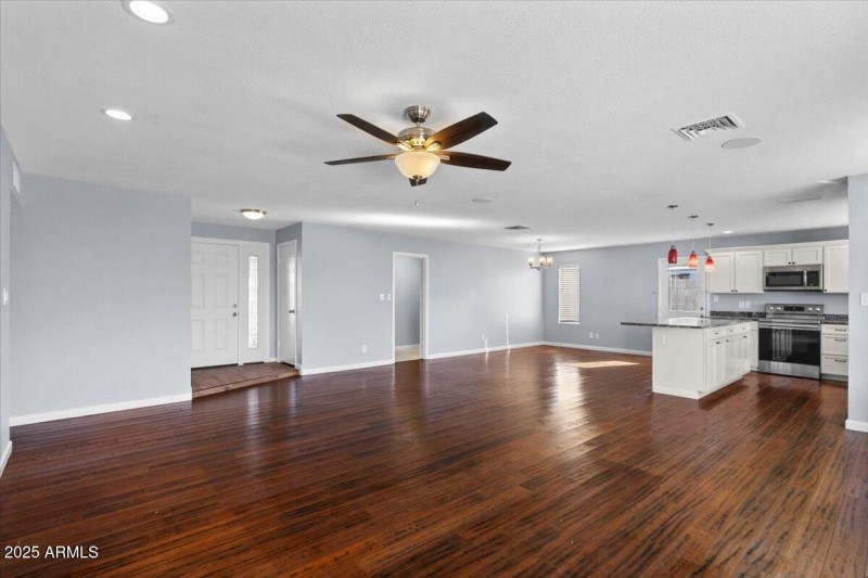 09-Living Room
