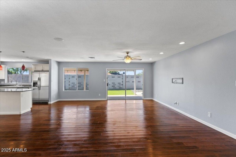 10-Living Room