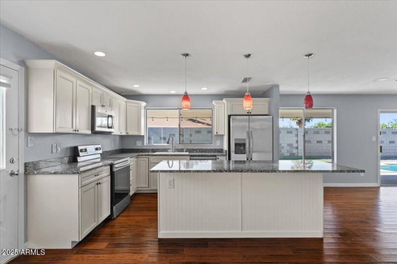 14-Kitchen