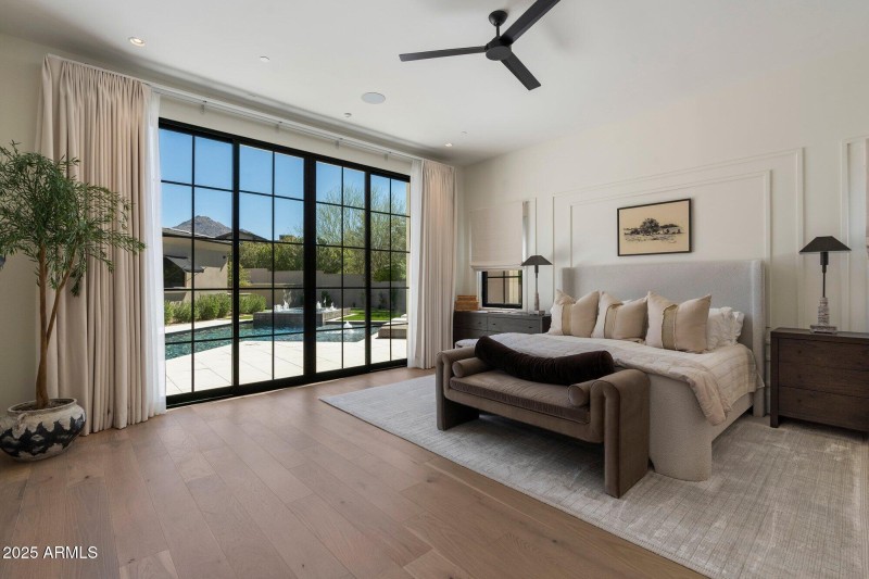 Expansive primary suite