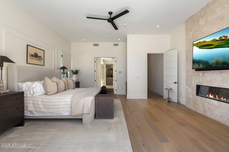 Looking towards bathroom