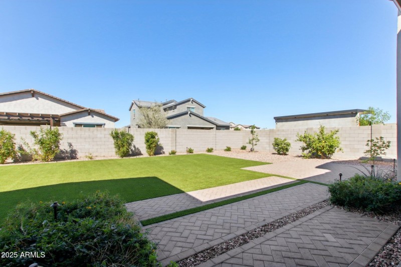 53-web-or-mls-E Sagebrush St-053