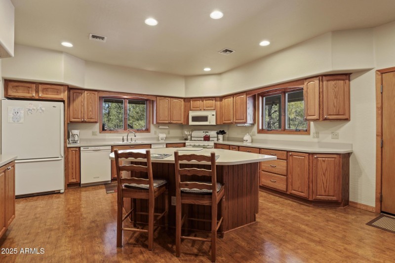 Breakfast bar island