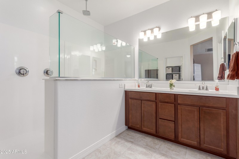Master Bath-Walk in shower