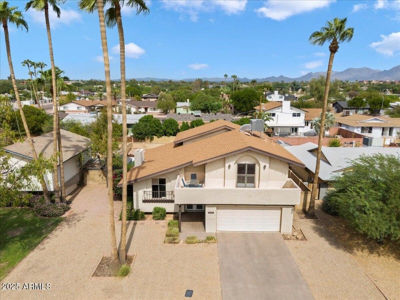 8414 E Stella Ln